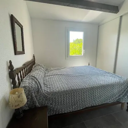 Maison 2 Pieces 4 Couchages St Cyprien Sc200-032 Saint-Cyprien (Pyrenees-Orientales)